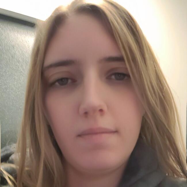 Babysitter in Roussy-le-Village: Dolores