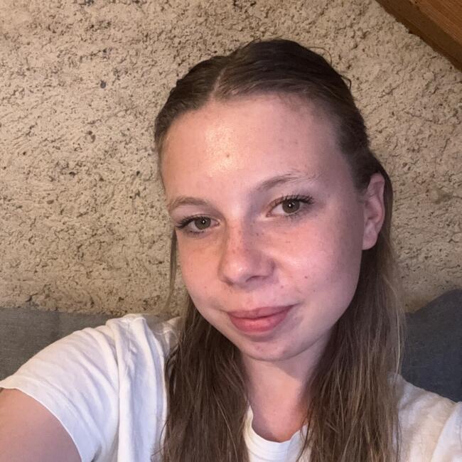 Babysitter in Hauterive: Shanone
