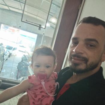 Babysitting job in Coronel Fabriciano: babysitting job Lemuel