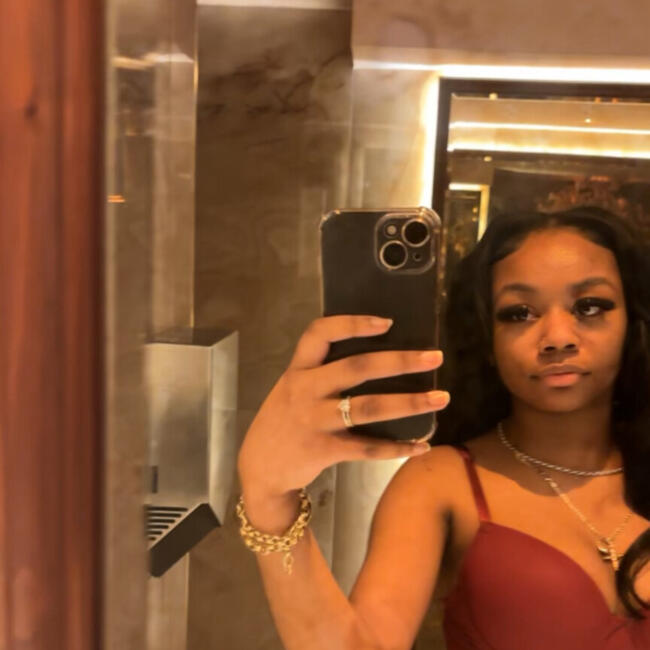 Babysitter in Leeds: Isharlla