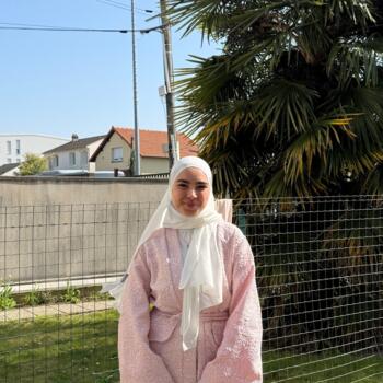 Babysitter in Houilles: Aya