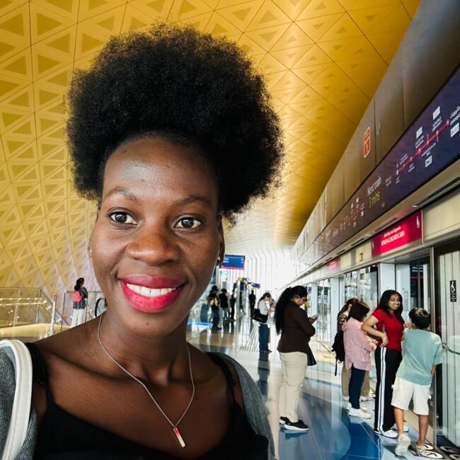 Babysitter in Dubai: Angella