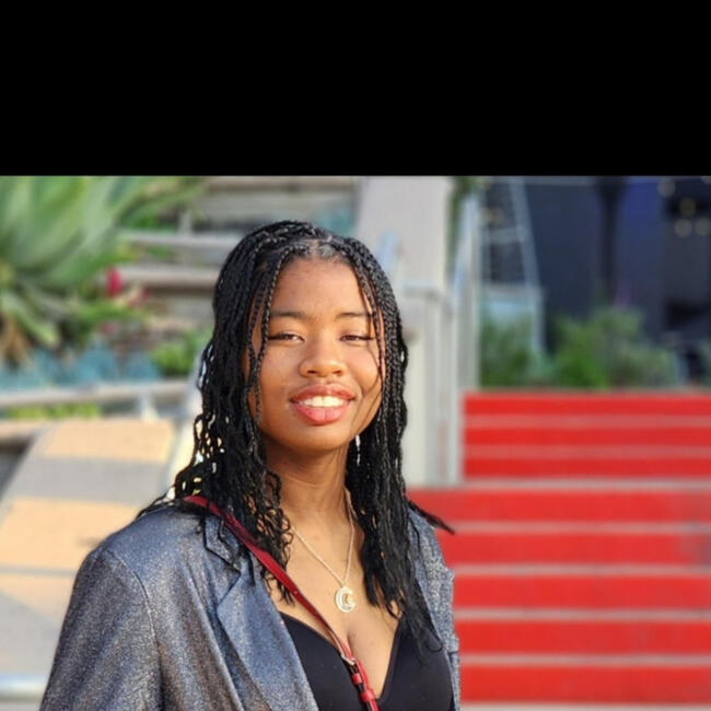 Babysitter in Fontana: Jayla