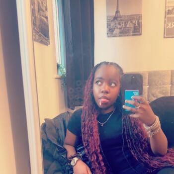 Babysitter Leeds: Chloe