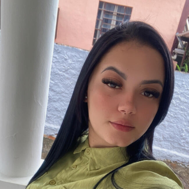 Babysitter in Uberlândia: Kaylaine