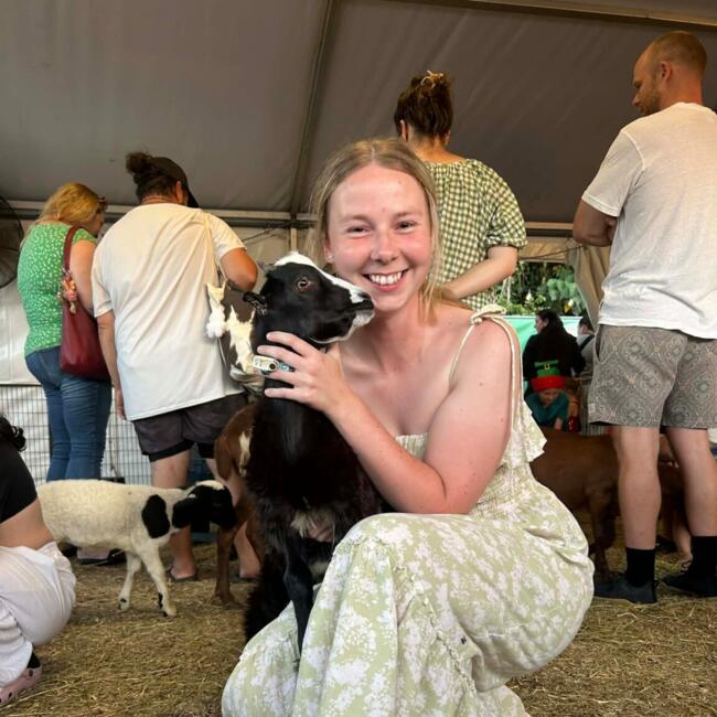 Babysitter in Sunshine Coast: Ariella