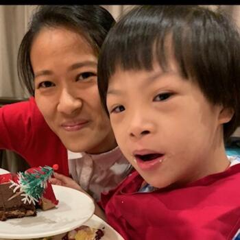 Babysitter Singapore: Peng