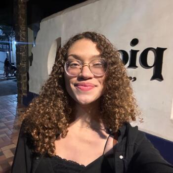 Babysitter in Cabo Frio: Karina