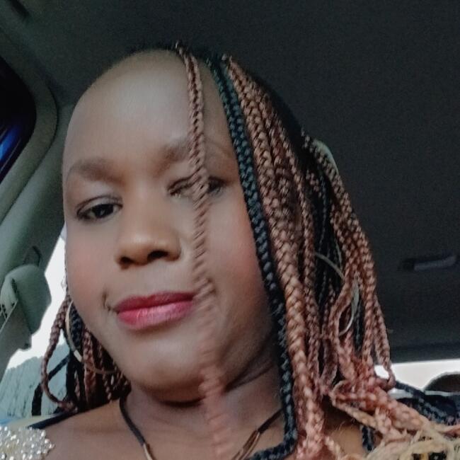 Babysitter in Auckland: Lucy