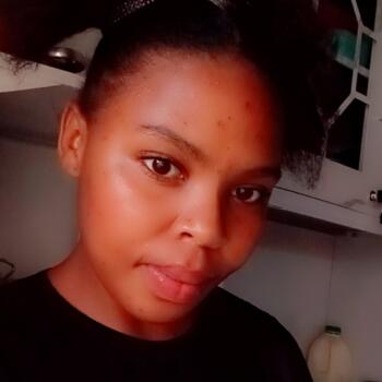Nanny Lenasia: Moleboheng