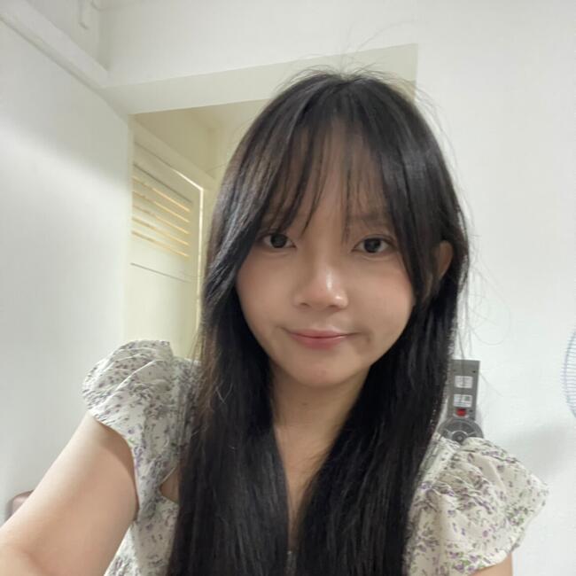 Babysitter in Singapore: Tracy