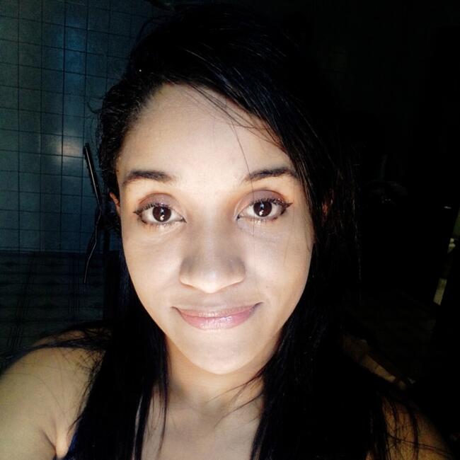 Babysitter in Belém: Roberta siva