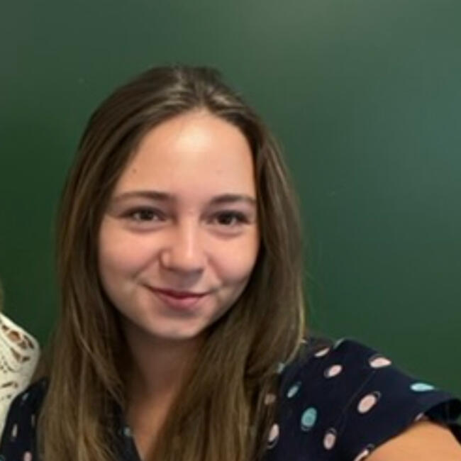 Babysitter in Elche: Adina