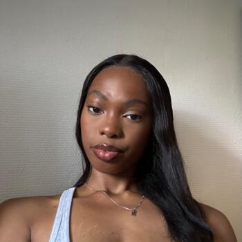 Babysitter in Levallois-Perret: Christine