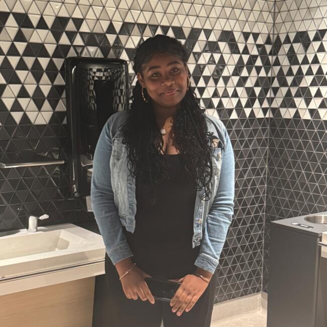 Babysitter in Los Angeles: Nevaeh