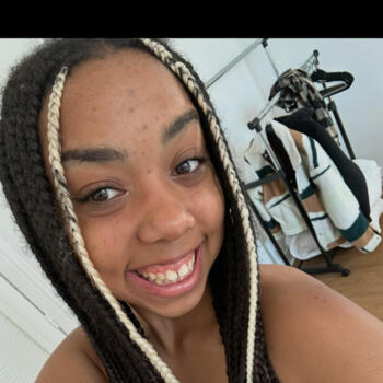 Babysitter in La Rochelle: Abigail