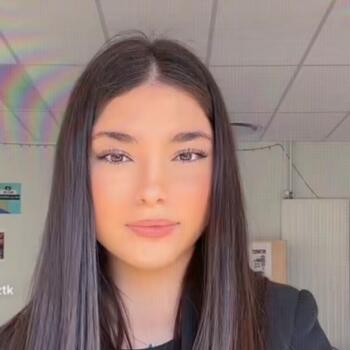 Babysitter in Épinay-sur-Seine: Evin