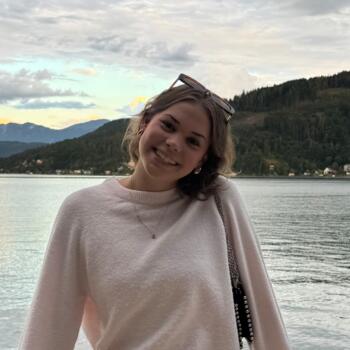 Babysitter in Brunn an der Schneebergbahn: Nina