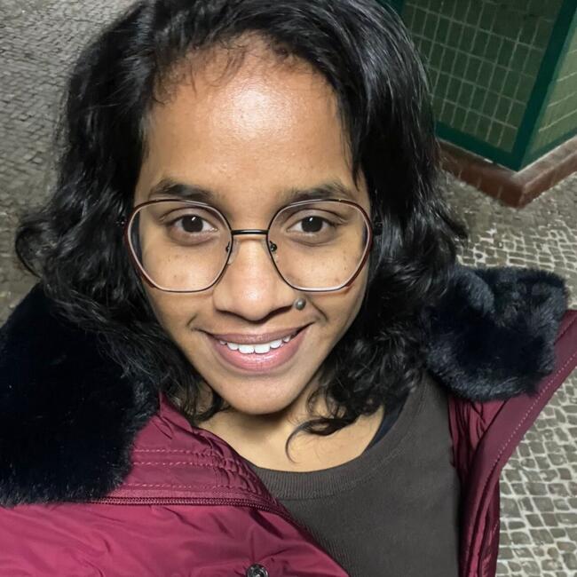 Babysitter in Berlin: Thivyabharathi