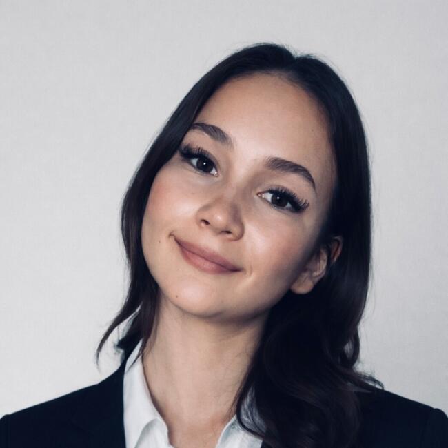 Babysitter in Èze: Vasilisa