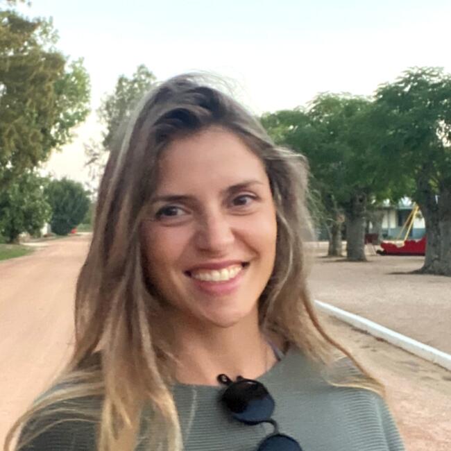 Niñera en San Isidro: Elena