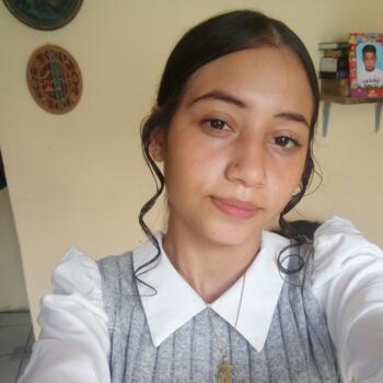 Babysitter in Esmeraldas: Nicole