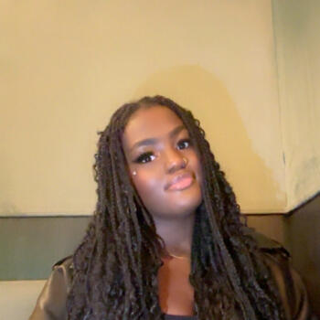 位于Clichy的临时保姆: Nora