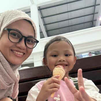 Babysitting job in Rawang: babysitting job Qila