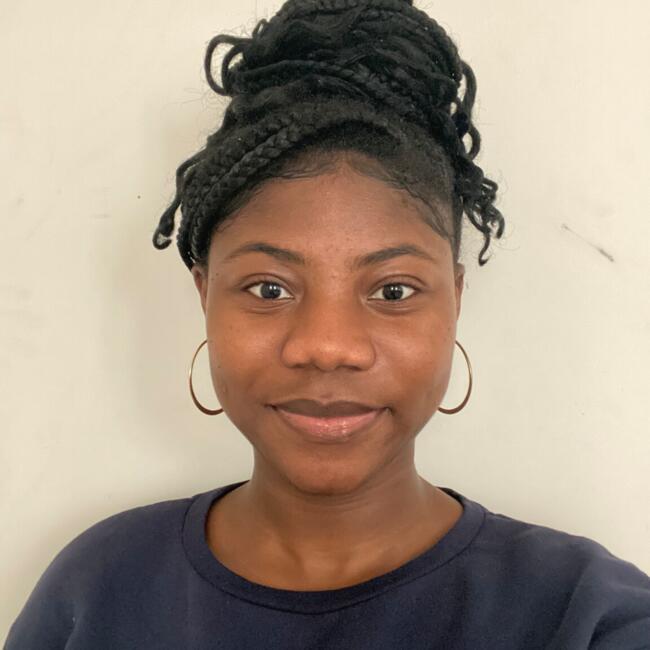 Nanny in Toulon: Angela