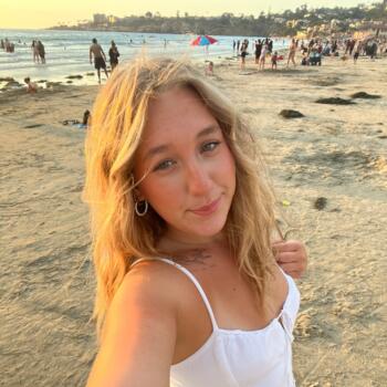 Babysitter in Menifee: Emily