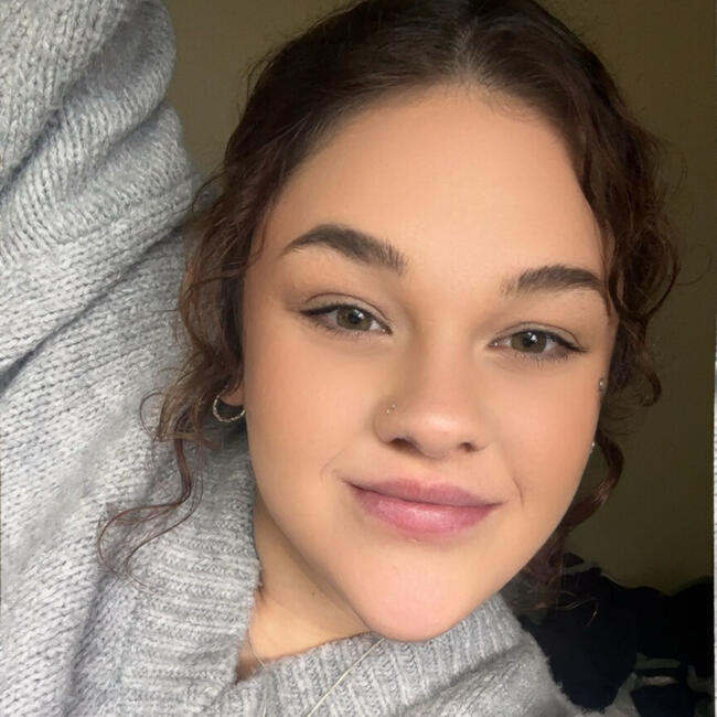 Babysitter in Melbourne: Laura