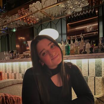 Babysitter in Paris: Ambre