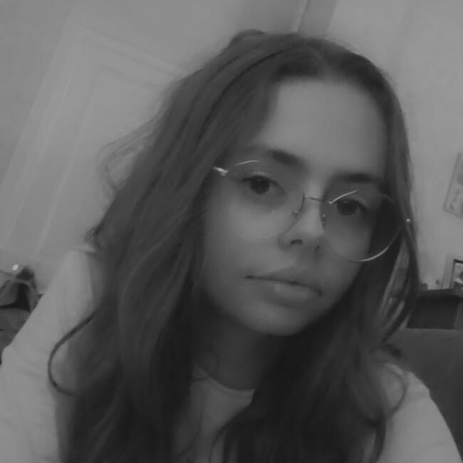 Babysitter in Chézy-sur-Marne: Laura