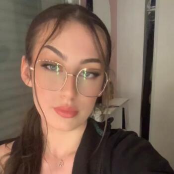 Babysitter in Nantes: Kahina