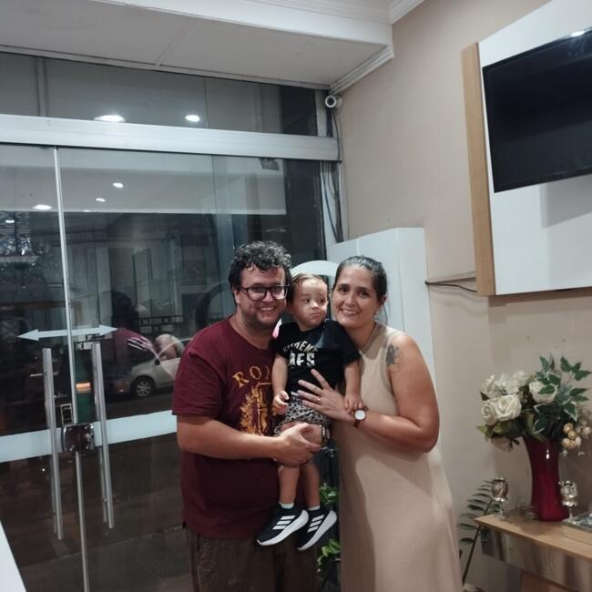 Emprego de babá em Juiz de Fora: Rundinei Marcones