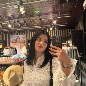 Babysitter in Beaumont: Elif