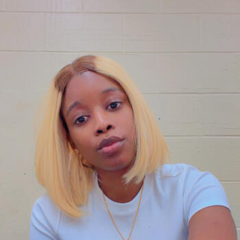 Baby-sitter Toronto: Yewande