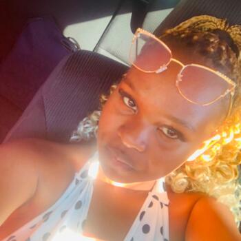 Babysitter in Brackenfell: Singalakha