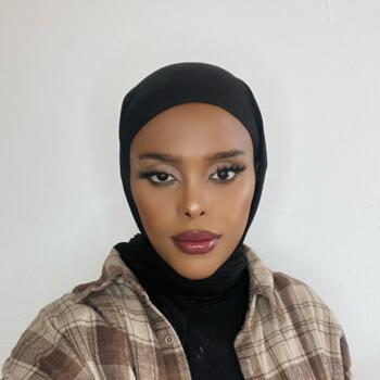 Babysitter London: Idil