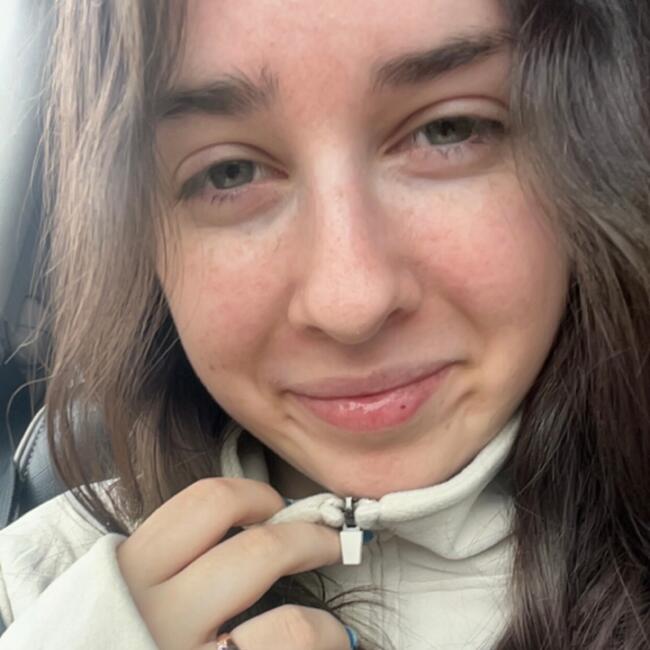 Babysitter in Sacramento: Mia