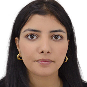 Babysitter in Paris: Nouhaila