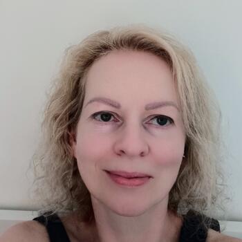 Babysitter in Budapest: Eszter