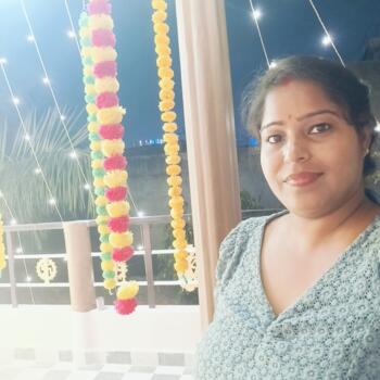 Babysitter in Varanasi: Poonam