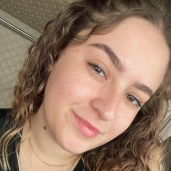 Babysitter in São José: Mayara Giorgia Tigre