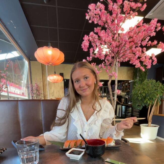 Babysitter in Höganäs: Elise