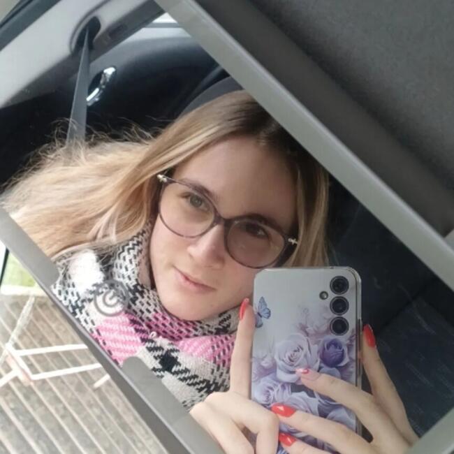 Babysitter in Iré-le-Sec: Lorène