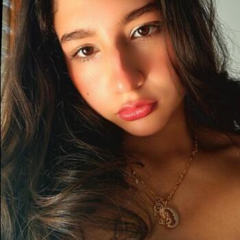 Babysitter in Petrel: Mia