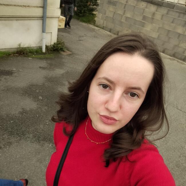 Babysitter in Mouzeil: Nina