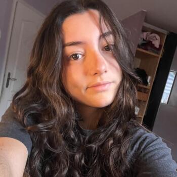 Babysitter Forges-les-Bains: Romane