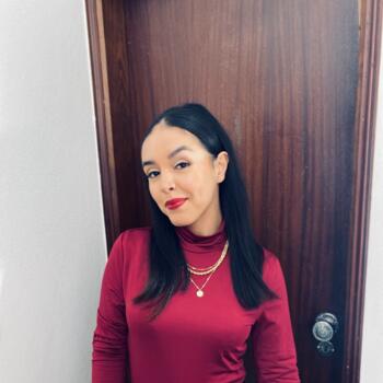 Babysitter em Marinha Grande: Jhennifer